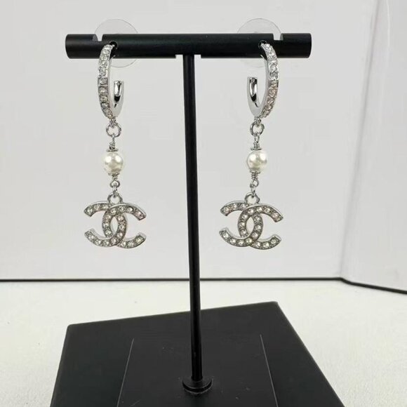 Chanel Pearl Pendant Earrings - Picture 3 of 6